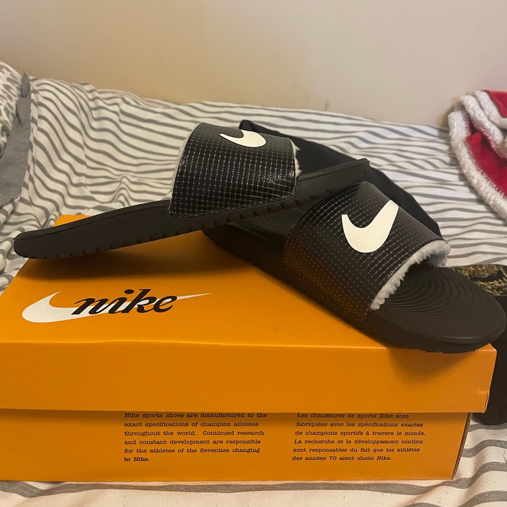 Nike slides with fleece lining